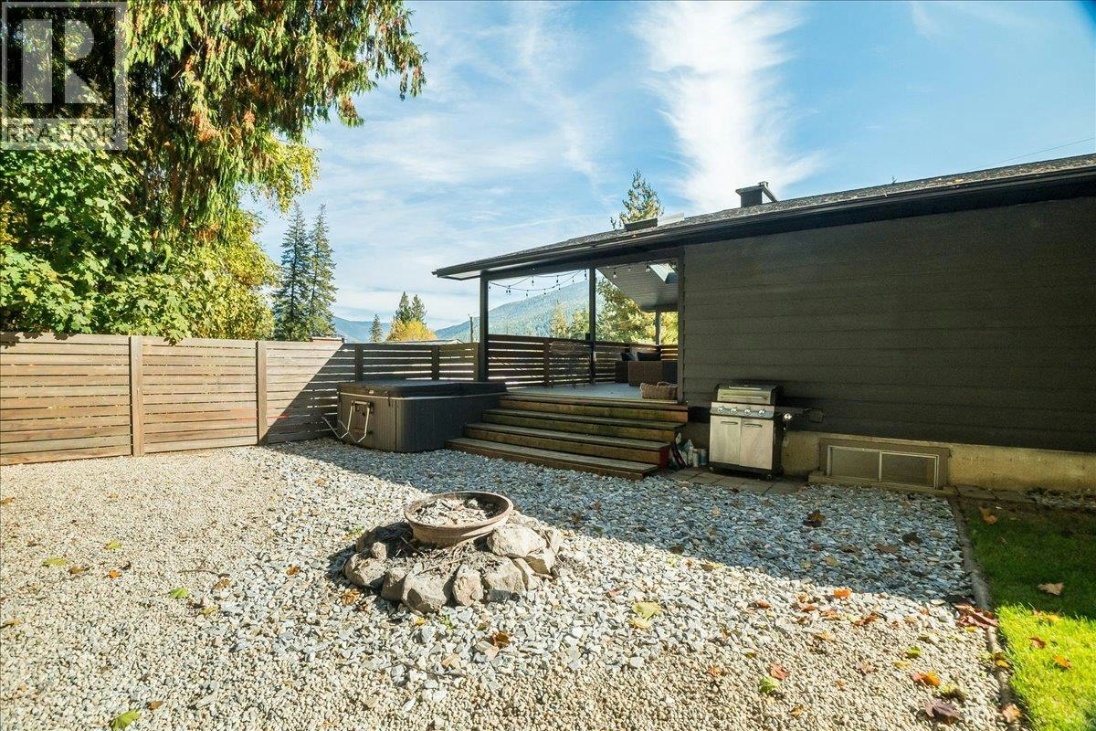 1765 Ridgewood Road, Nelson, BC, V1L 6J9 - 13