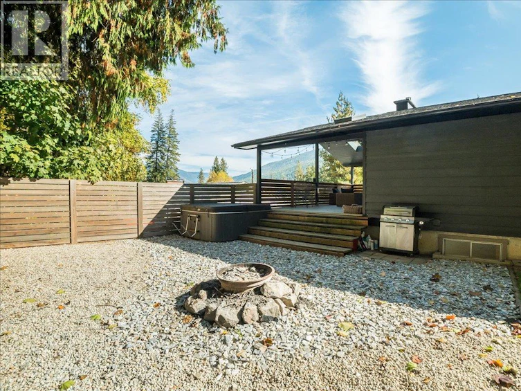 1765 Ridgewood Road, Nelson, BC, V1L 6J9 - 13