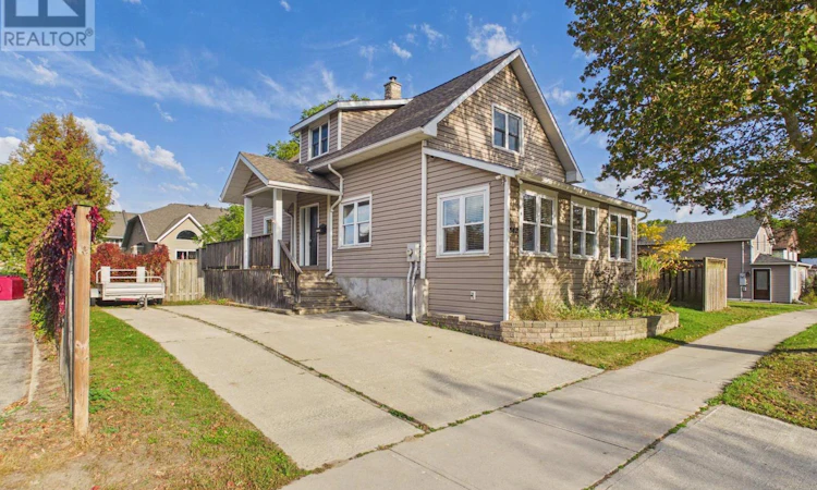 842 Olde Victoria Street