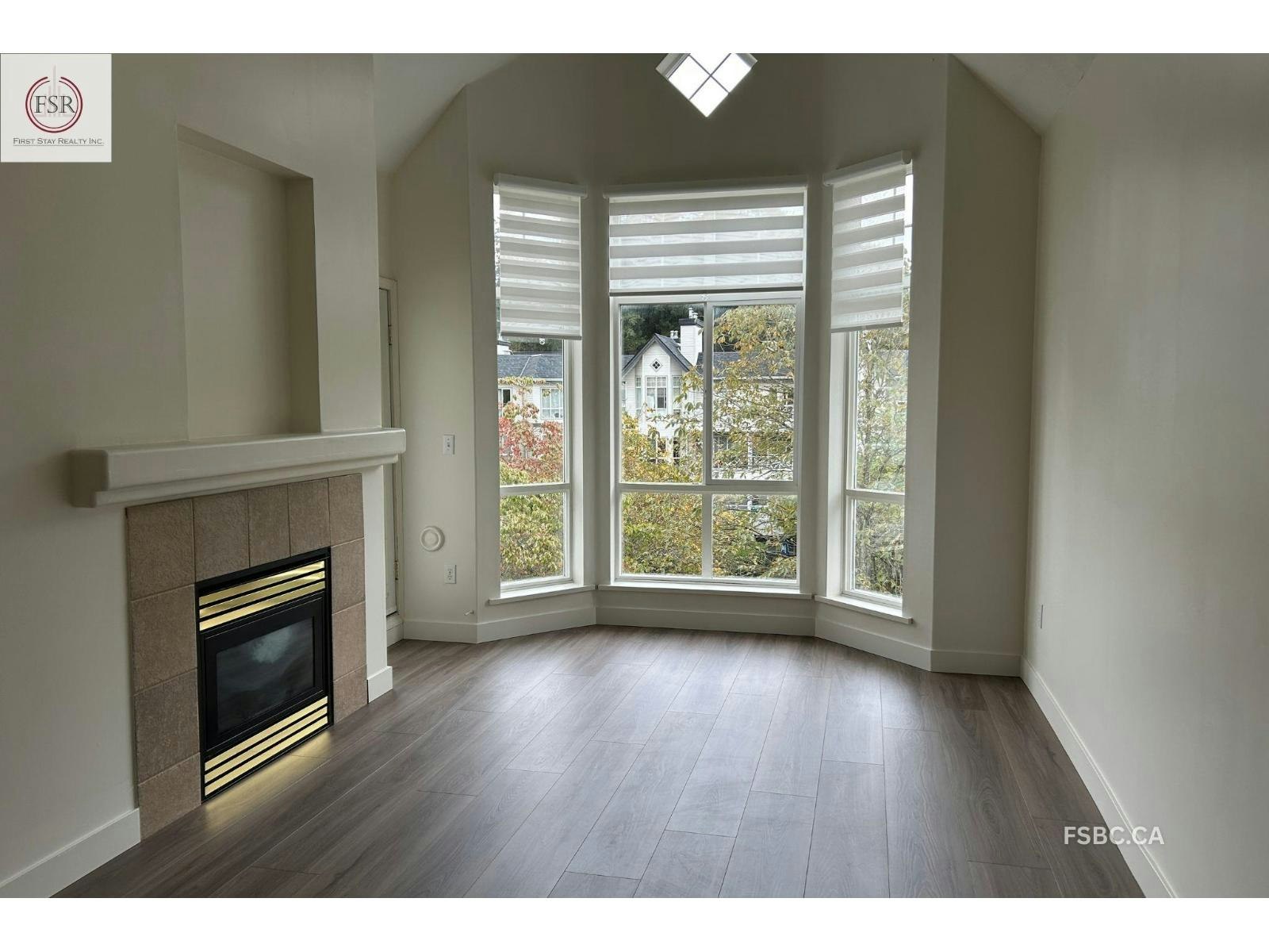 9979 140 Street, Surrey, BC, V3T 5W2 5
