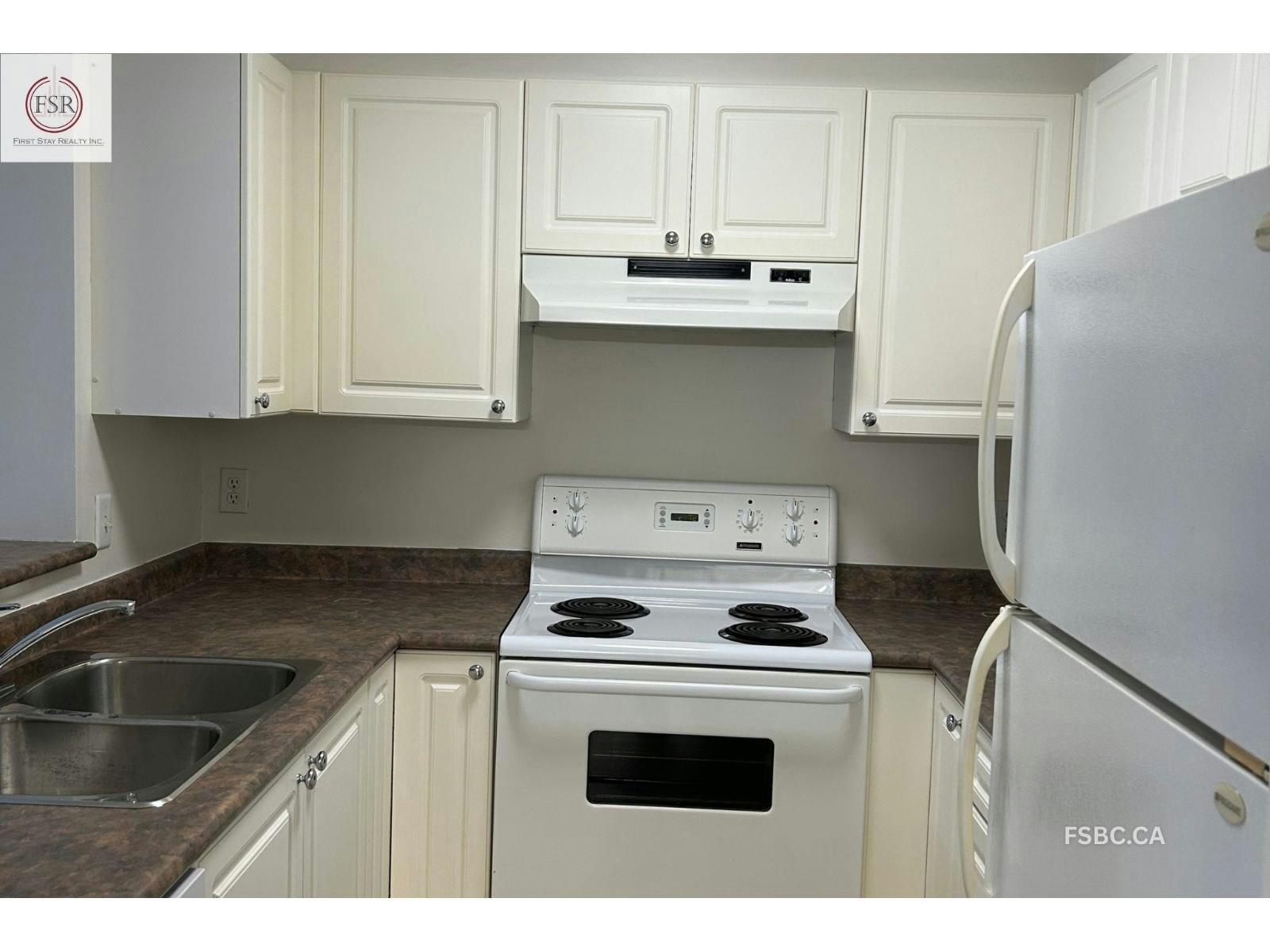 9979 140 Street, Surrey, BC, V3T 5W2 3