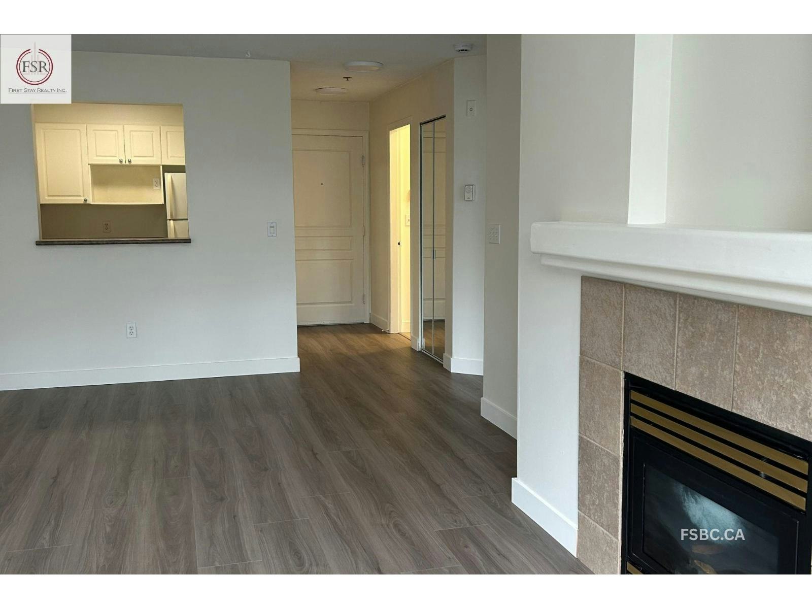 9979 140 Street, Surrey, BC, V3T 5W2 4
