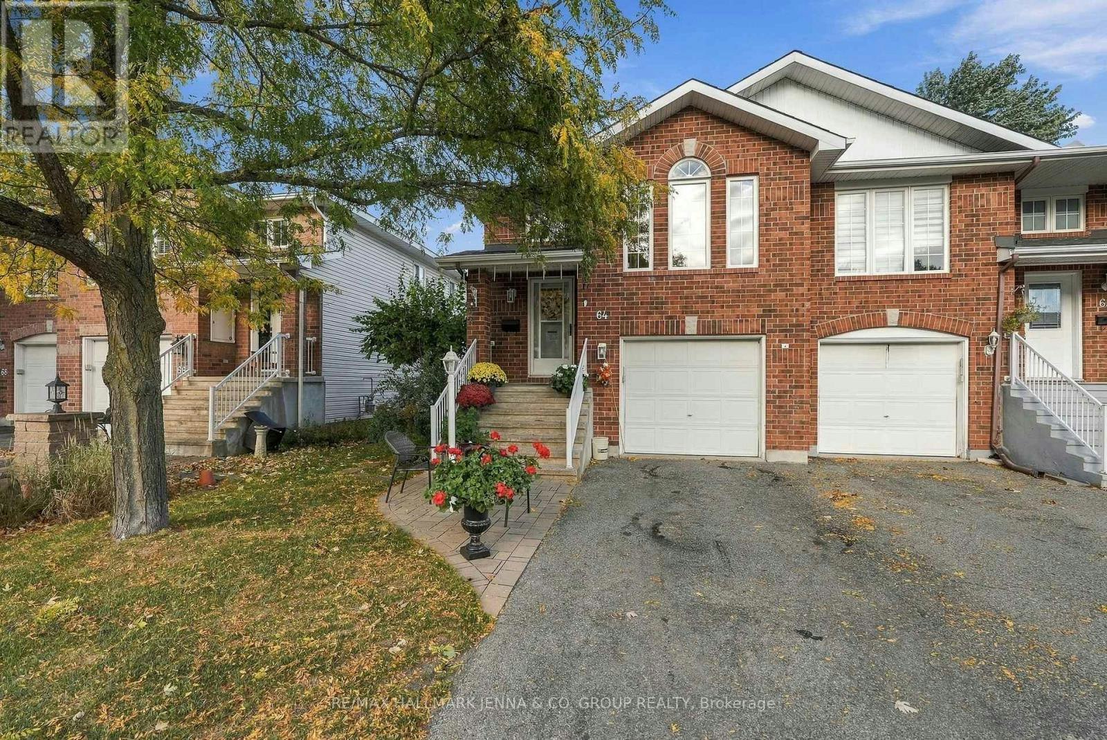 64 Whalings Circle, Ottawa, ON, K2S 1S4