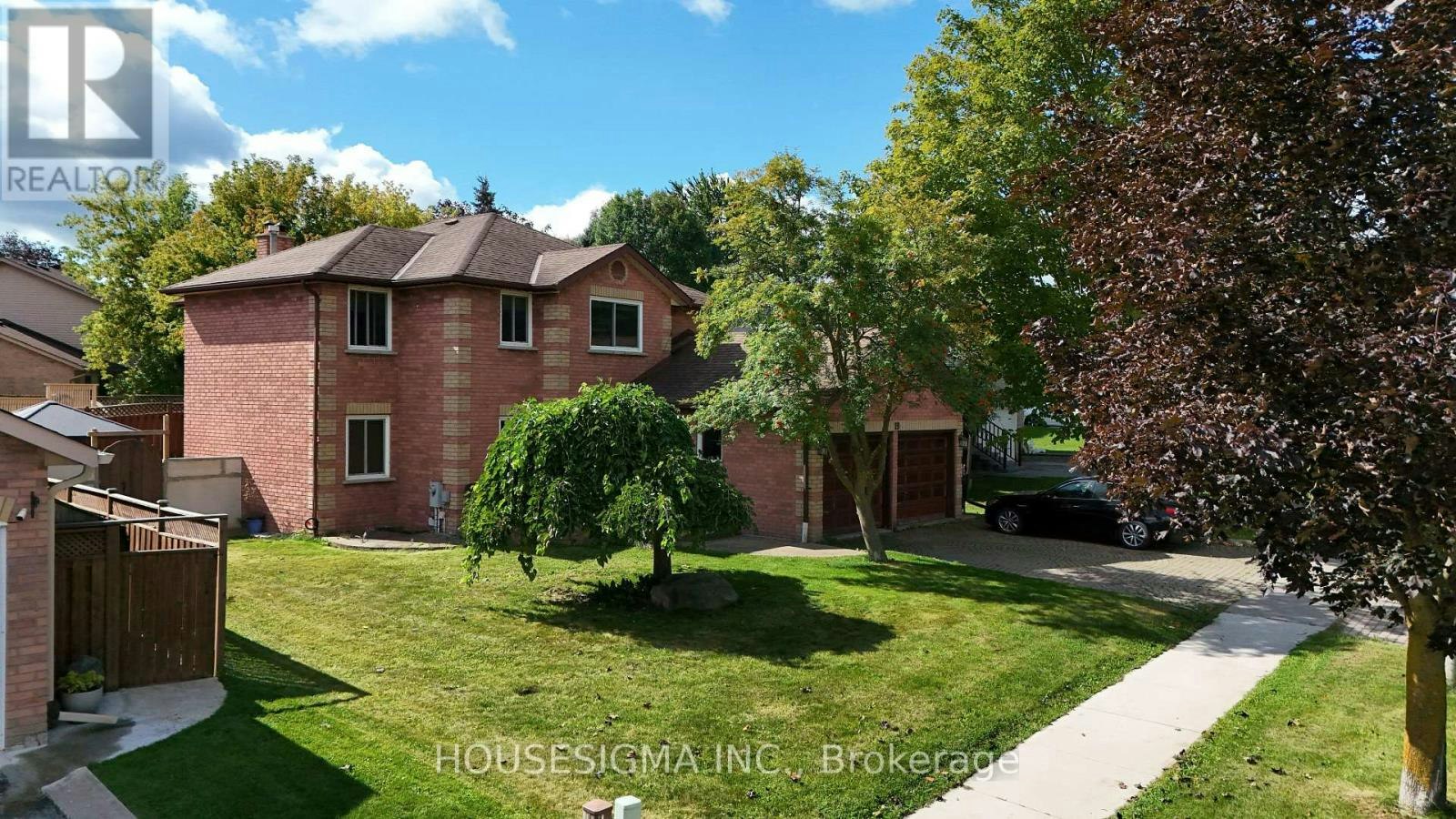 19 Magani Avenue, Bradford West Gwillimbury, ON, L3Z 2S8