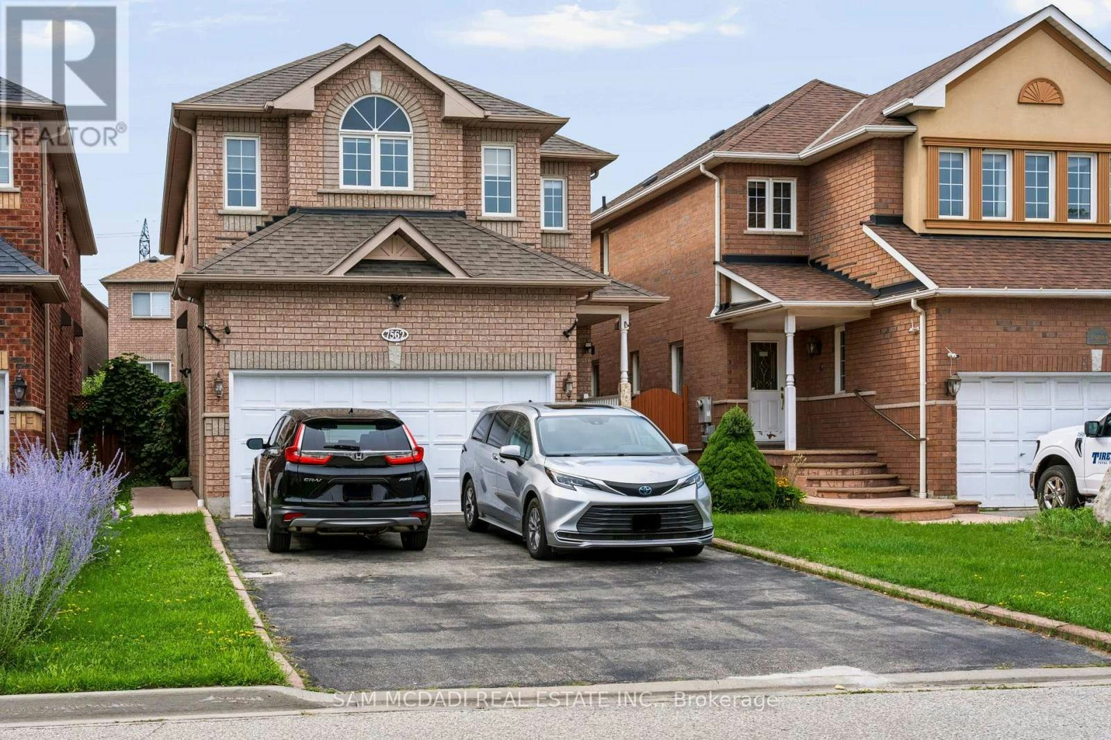 7562 Magistrate Terrace, Mississauga, ON, L5W 1L3 2