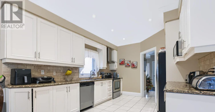 7562 Magistrate Terrace, Mississauga, ON, L5W 1L3 - 9