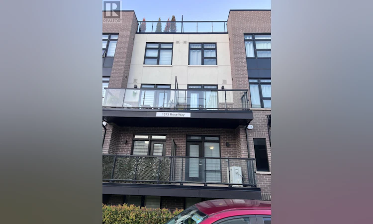 101-1573 Rose Way