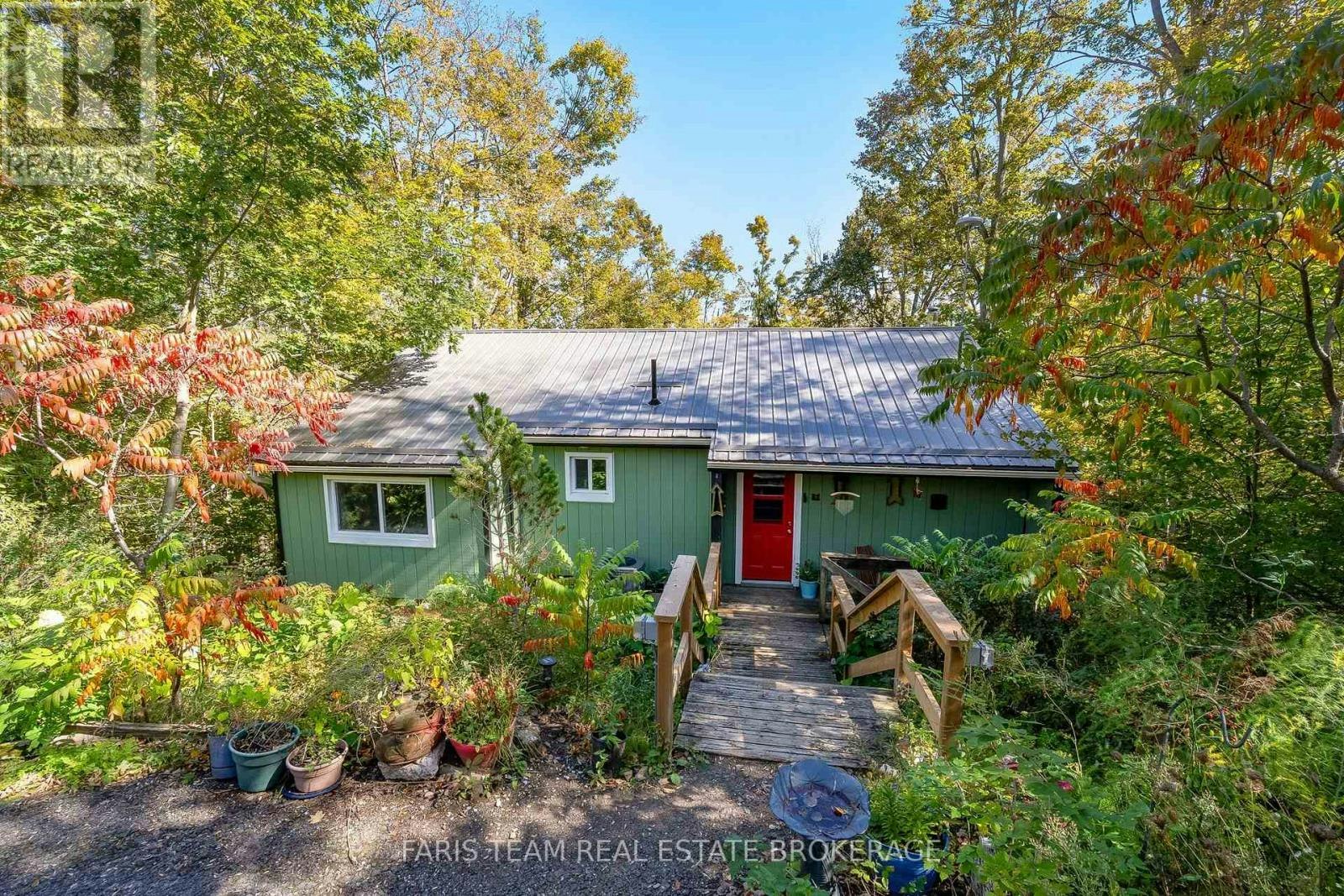 29 Oneida Avenue, Oro-Medonte, ON, L0K 1E0