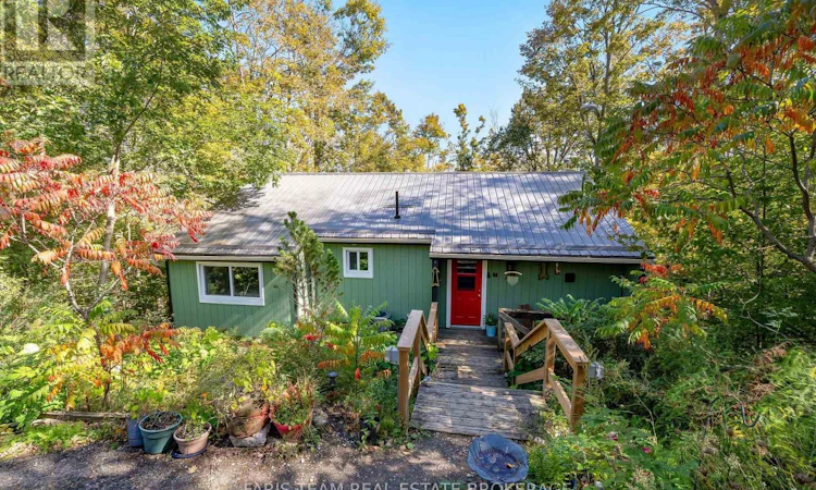 29 Oneida Avenue