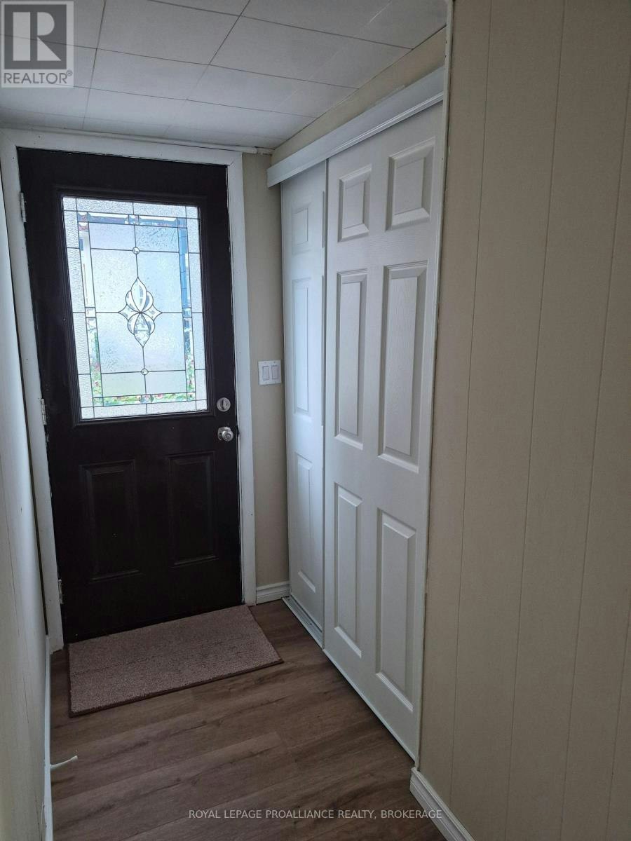 7 Dales Avenue, Brockville, ON, K6V 5G9 - 4