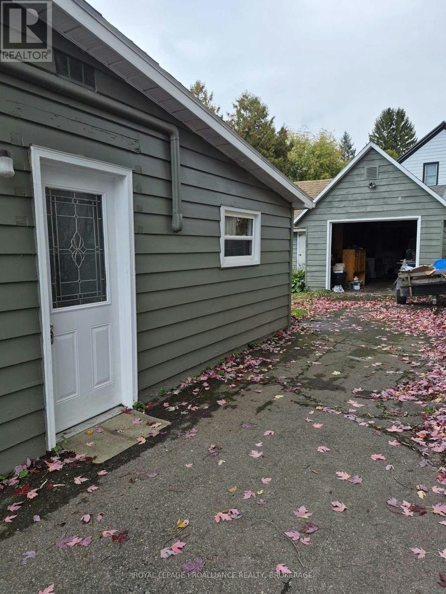 7 Dales Avenue, Brockville, ON, K6V 5G9 - 11