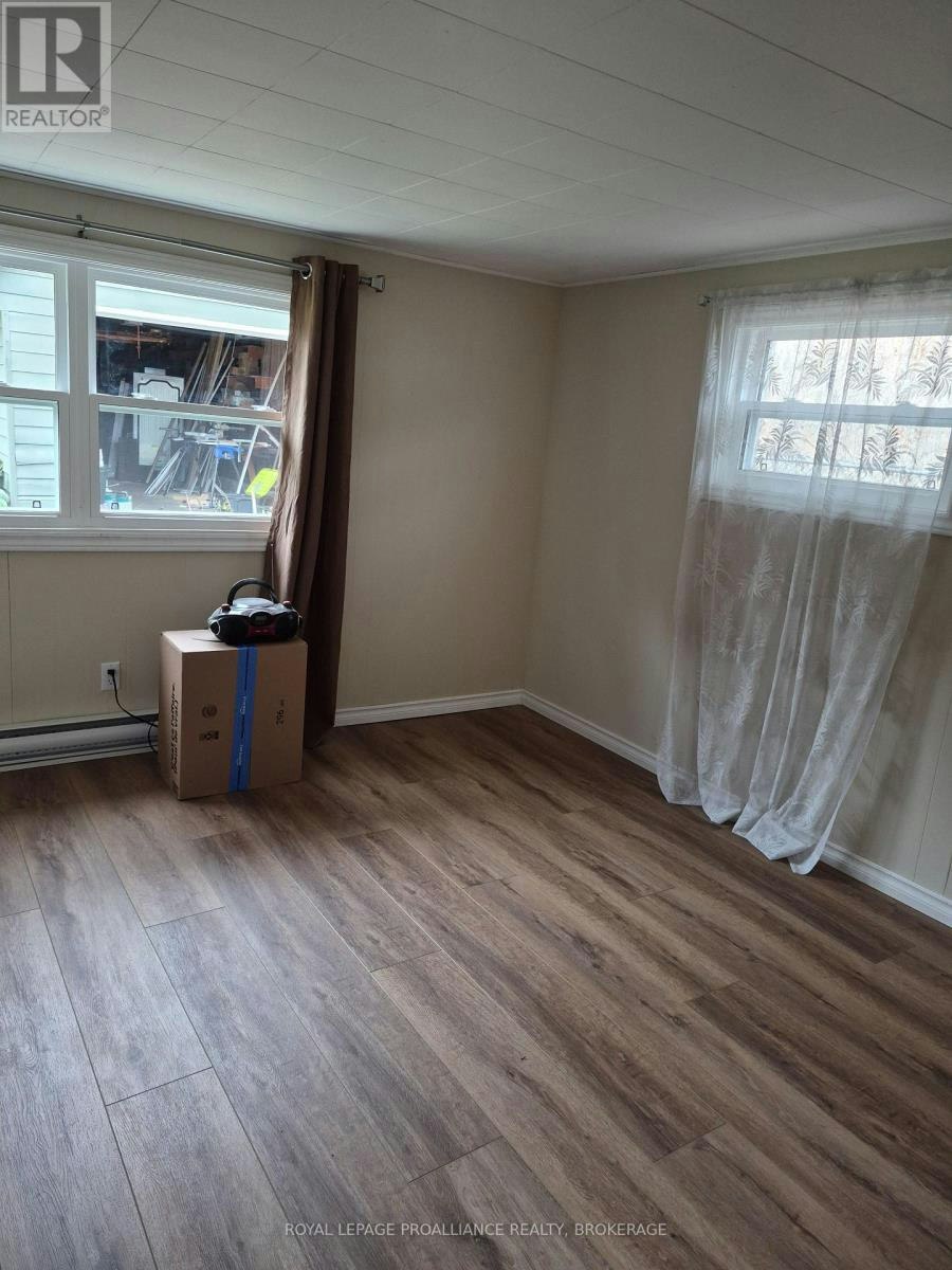 7 Dales Avenue, Brockville, ON, K6V 5G9 - 6