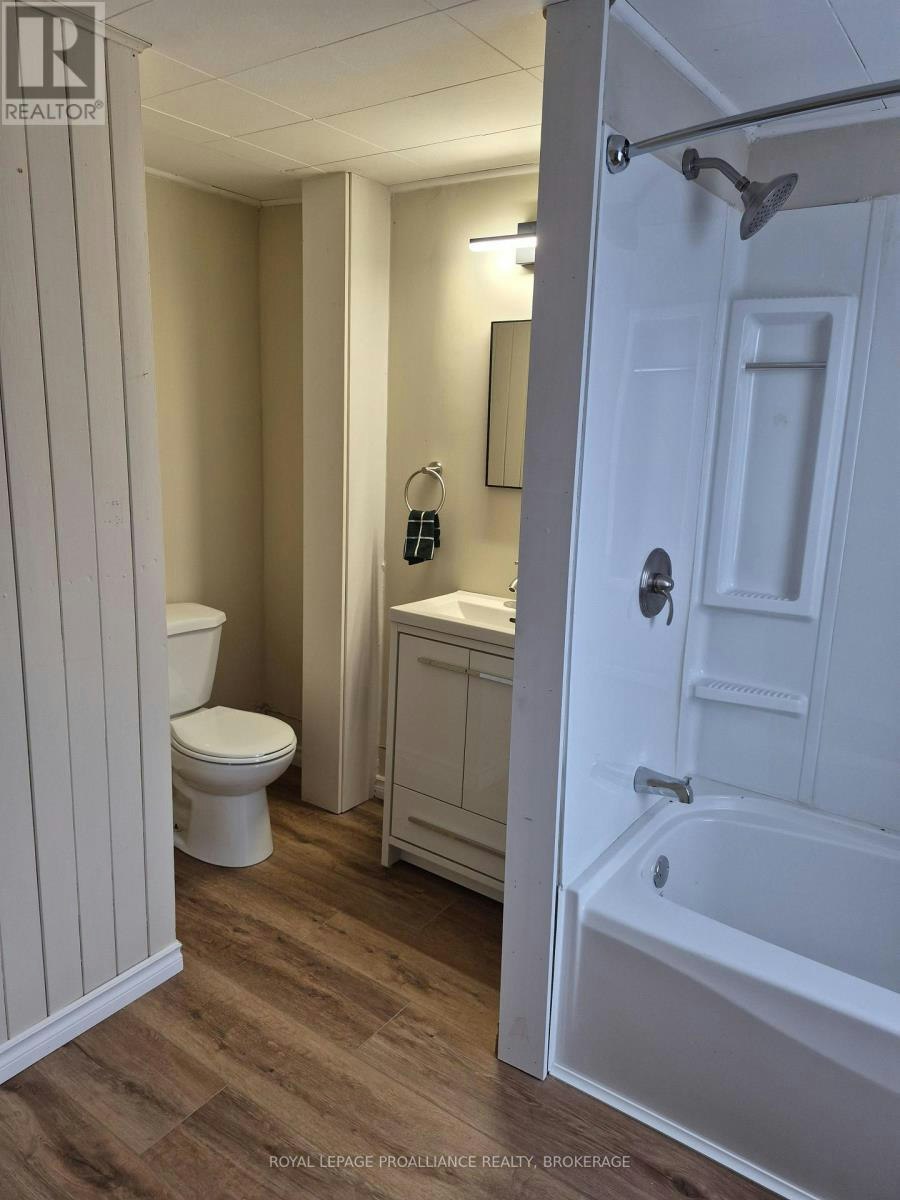 7 Dales Avenue, Brockville, ON, K6V 5G9 - 9