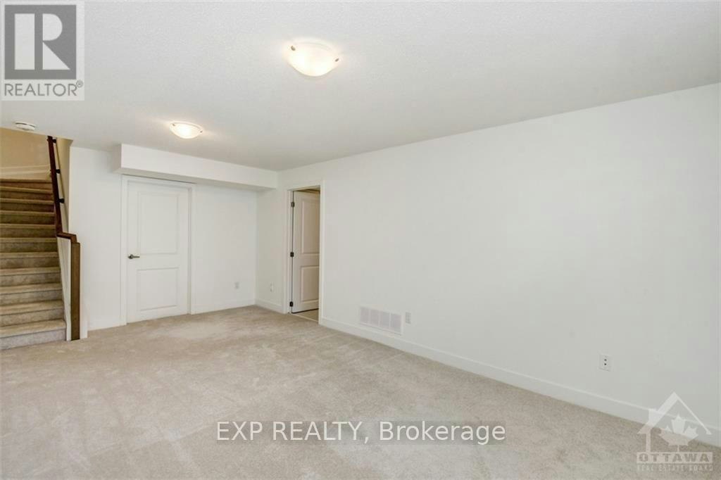 27 Brixton Way, Ottawa, ON, K2S 2P1 - 27