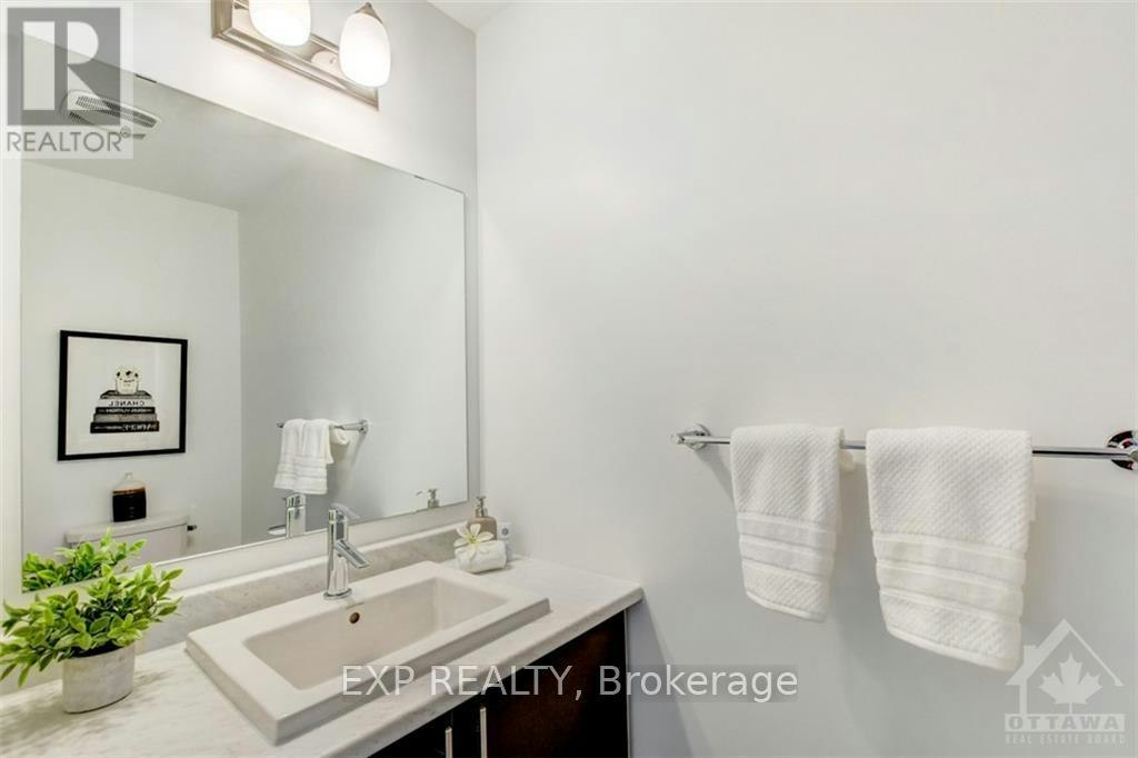 27 Brixton Way, Ottawa, ON, K2S 2P1 - 3