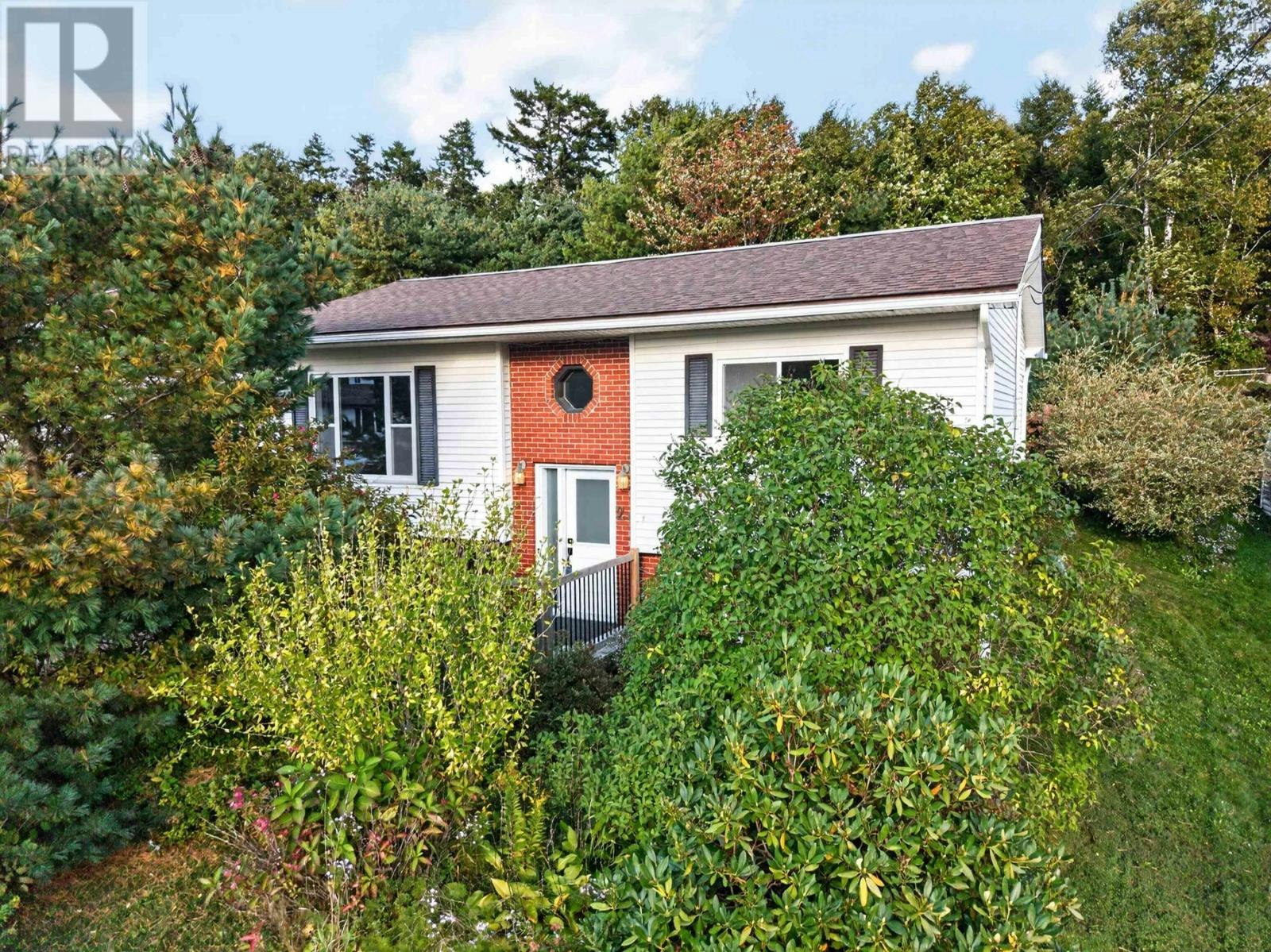 29 Roslyn Drive, Dartmouth, NS, B2W 2M2