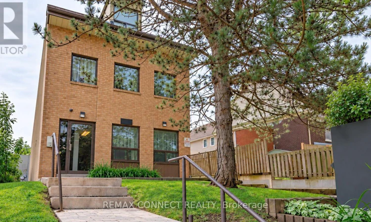 303-4872 Valley Way