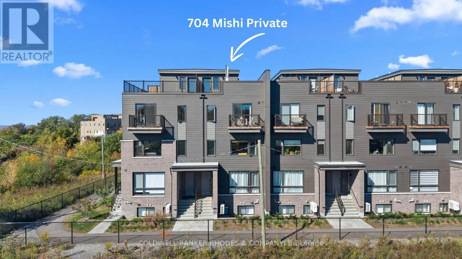 704 Mishi Private, Ottawa, ON, K1K 5C5
