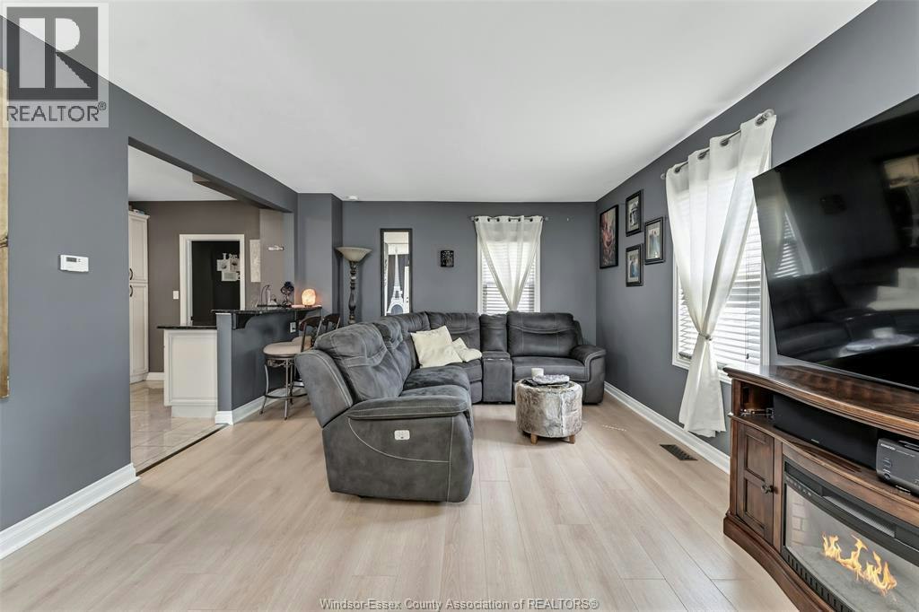 858 Lesperance, Tecumseh, ON, N8N 1W7 - 16