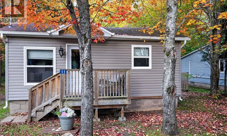 11 Redwood Avenue