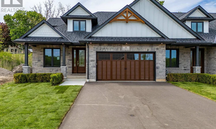 9 Greenhill Drive
