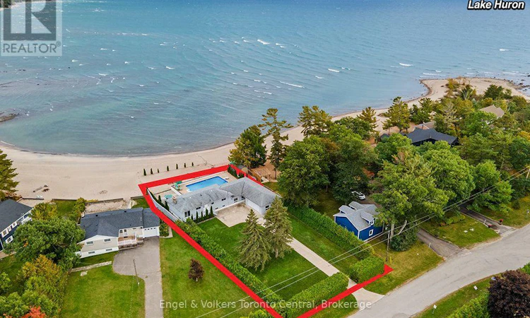 1420 Tiny Beaches Road N