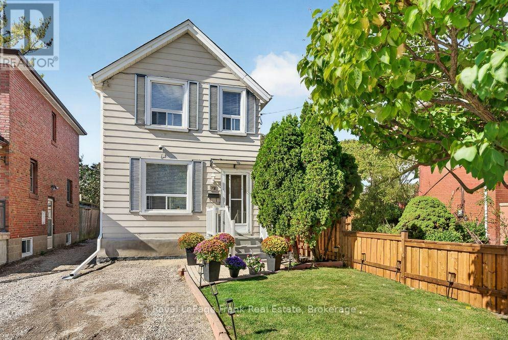 72 Twenty Second Street, Toronto, ON, M8V 3M4