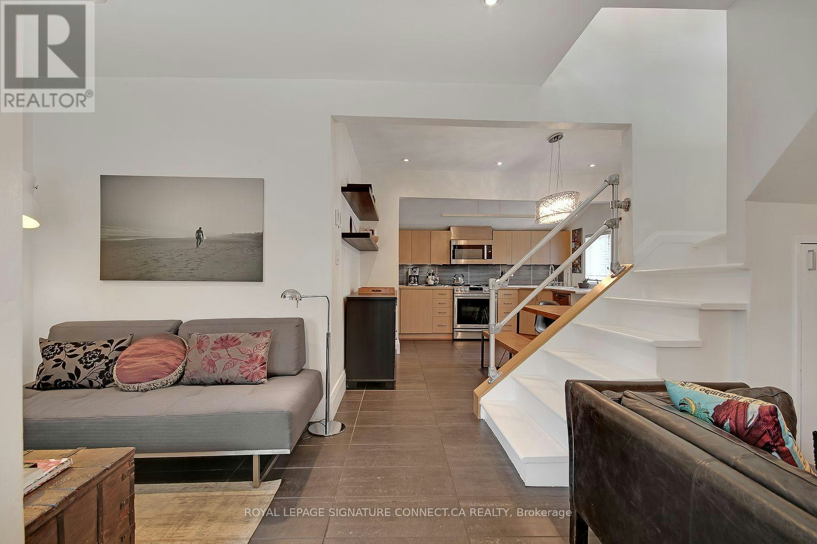 7 Ways Lane, Toronto, ON, M6J 2E8 - 4