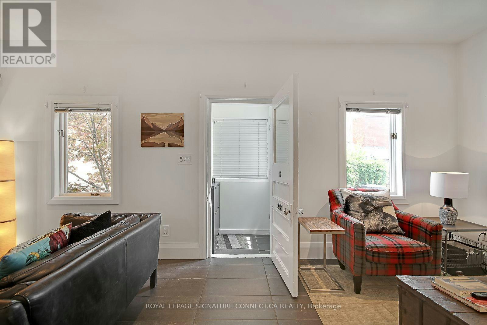 7 Ways Lane, Toronto, ON, M6J 2E8 - 5