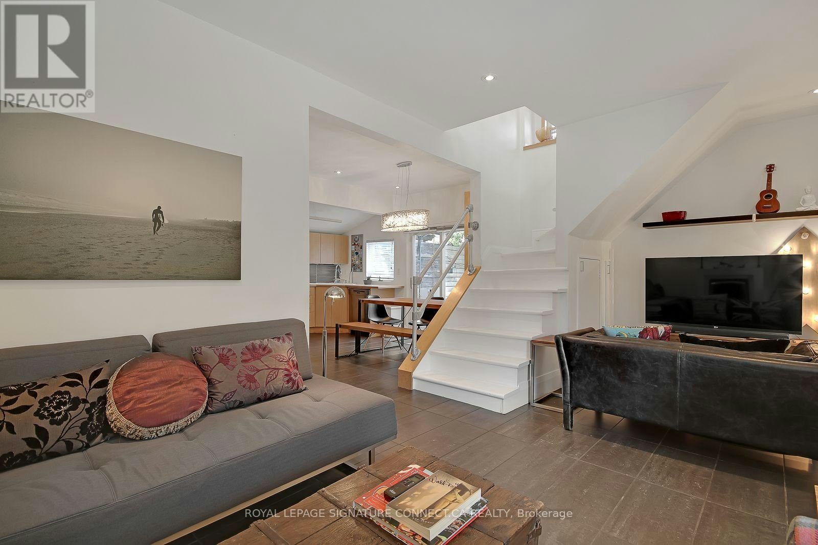 7 Ways Lane, Toronto, ON, M6J 2E8 - 2