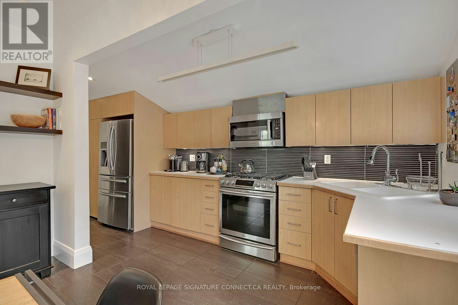 7 Ways Lane, Toronto, ON, M6J 2E8 - 14