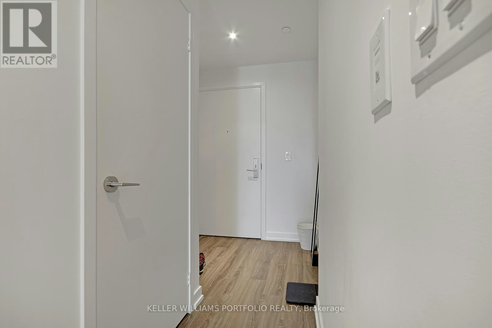 618-20 Edward Street, Toronto, ON, M5G 0C5 - 3