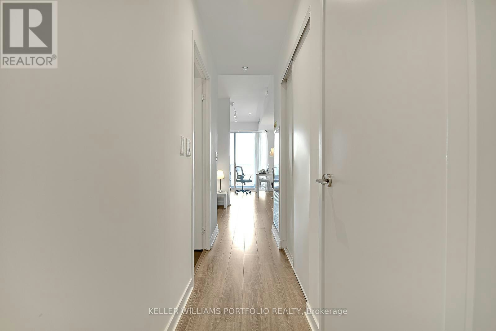 618-20 Edward Street, Toronto, ON, M5G 0C5 - 2