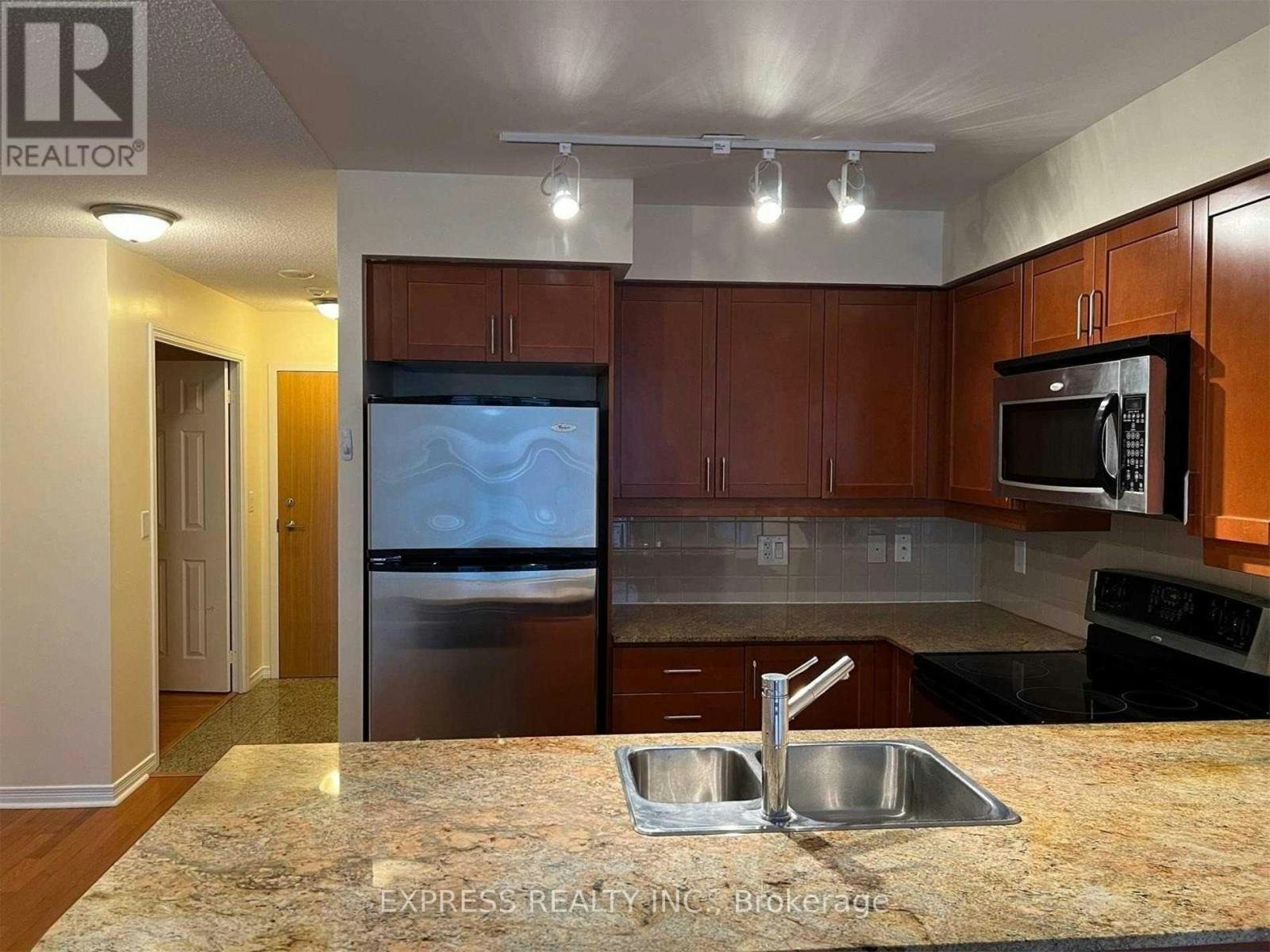 1302-736 Spadina Avenue, Toronto, ON, M5S 2J6 - 3