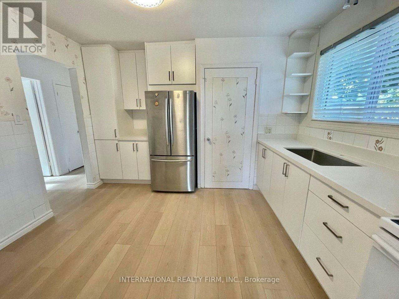 198 Waterloo Avenue, Toronto, ON, M3H 3Z2 - 4