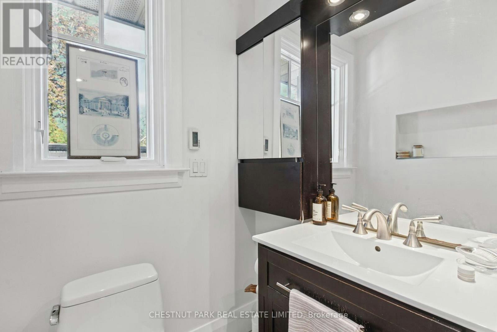 UPPER-44 Glen Echo Road, Toronto, ON, M4N 3E3 - 38