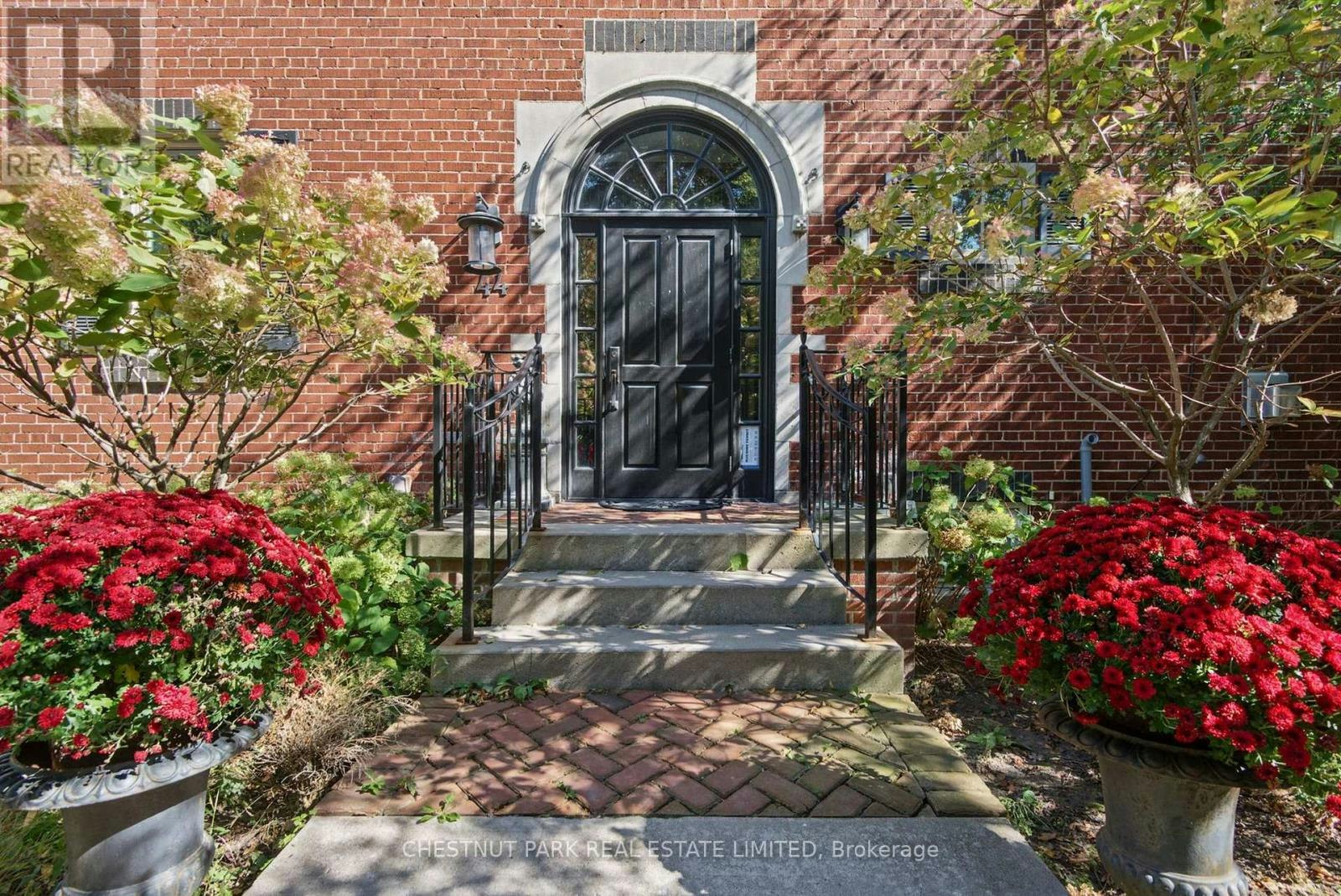 UPPER-44 Glen Echo Road, Toronto, ON, M4N 3E3