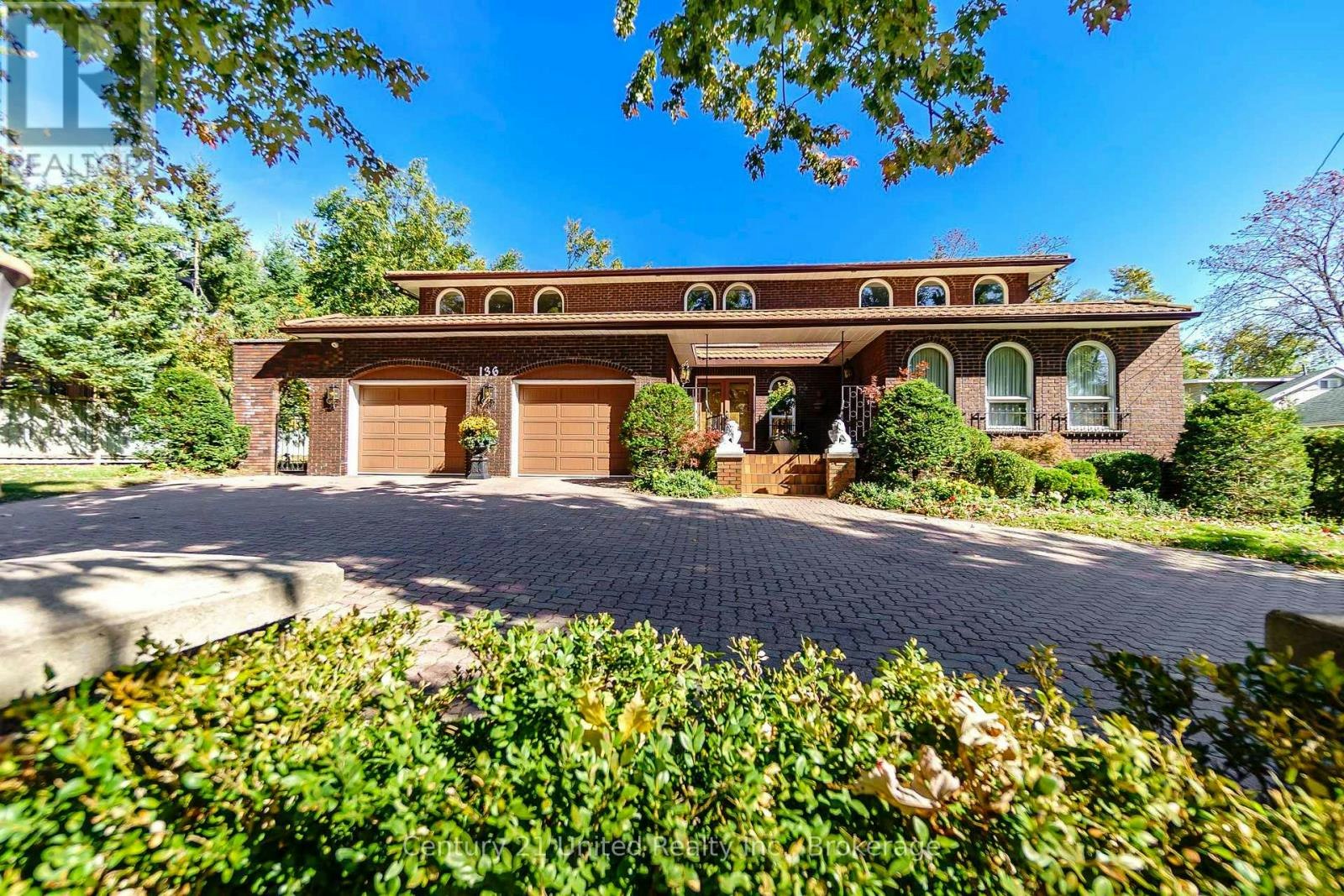 136 Wallis Drive, Peterborough, ON, K9J 6C1