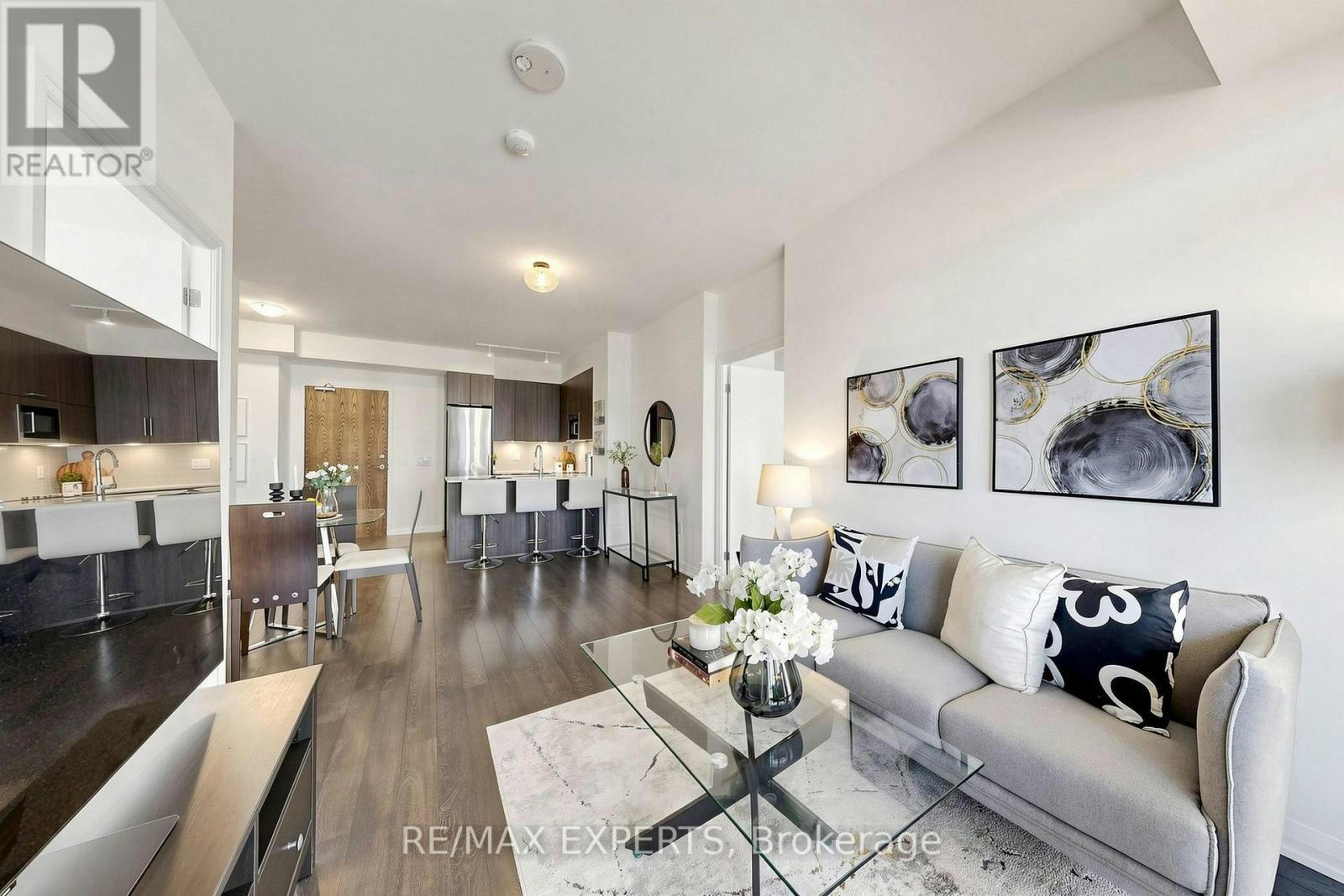 302-99 Eagle Rock Way, Vaughan, ON, L6A 5A7 - 5