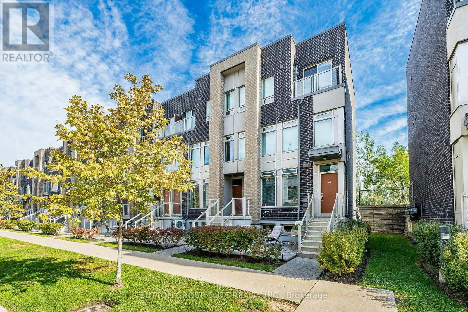 245-19 Applewood Lane, Toronto, ON, M9C 0C1