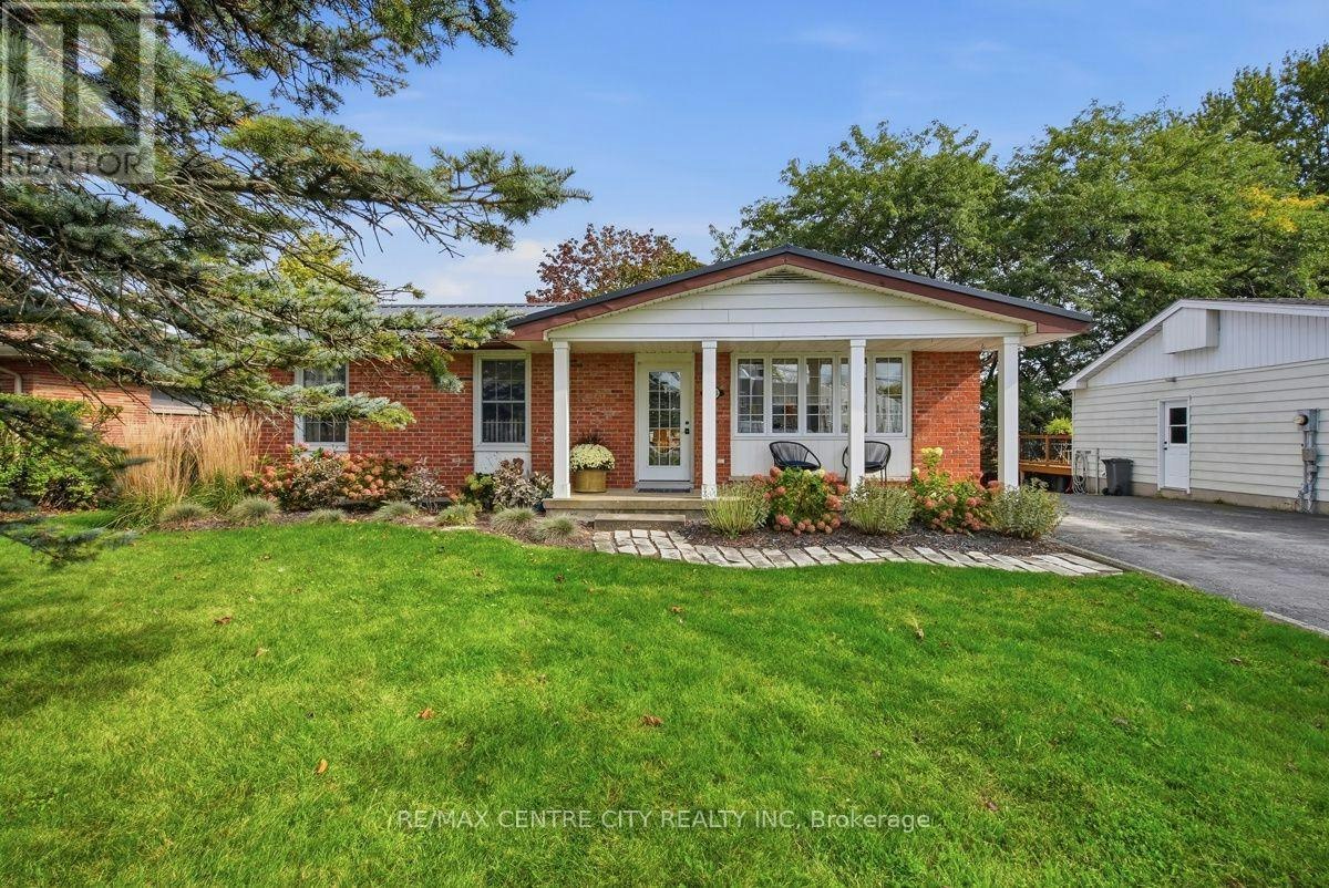 4564 East Road E, Port Stanley, ON, N5L 1A7