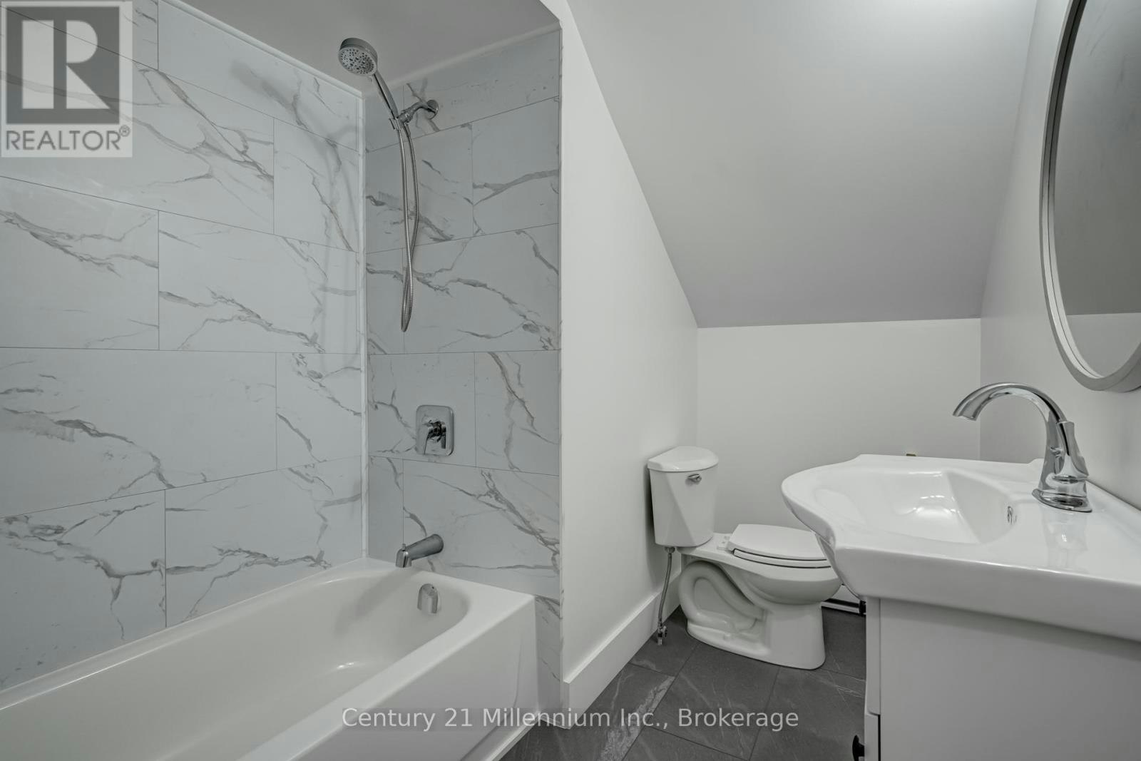 UPPER-276 Edward Street, Wingham, ON, N0G 2W0 - 12