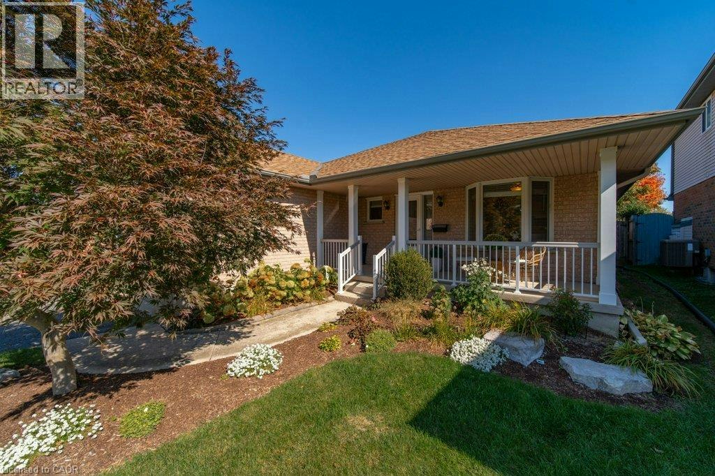 587 Sandbanks Crescent, Waterloo, ON, N2V 2K4