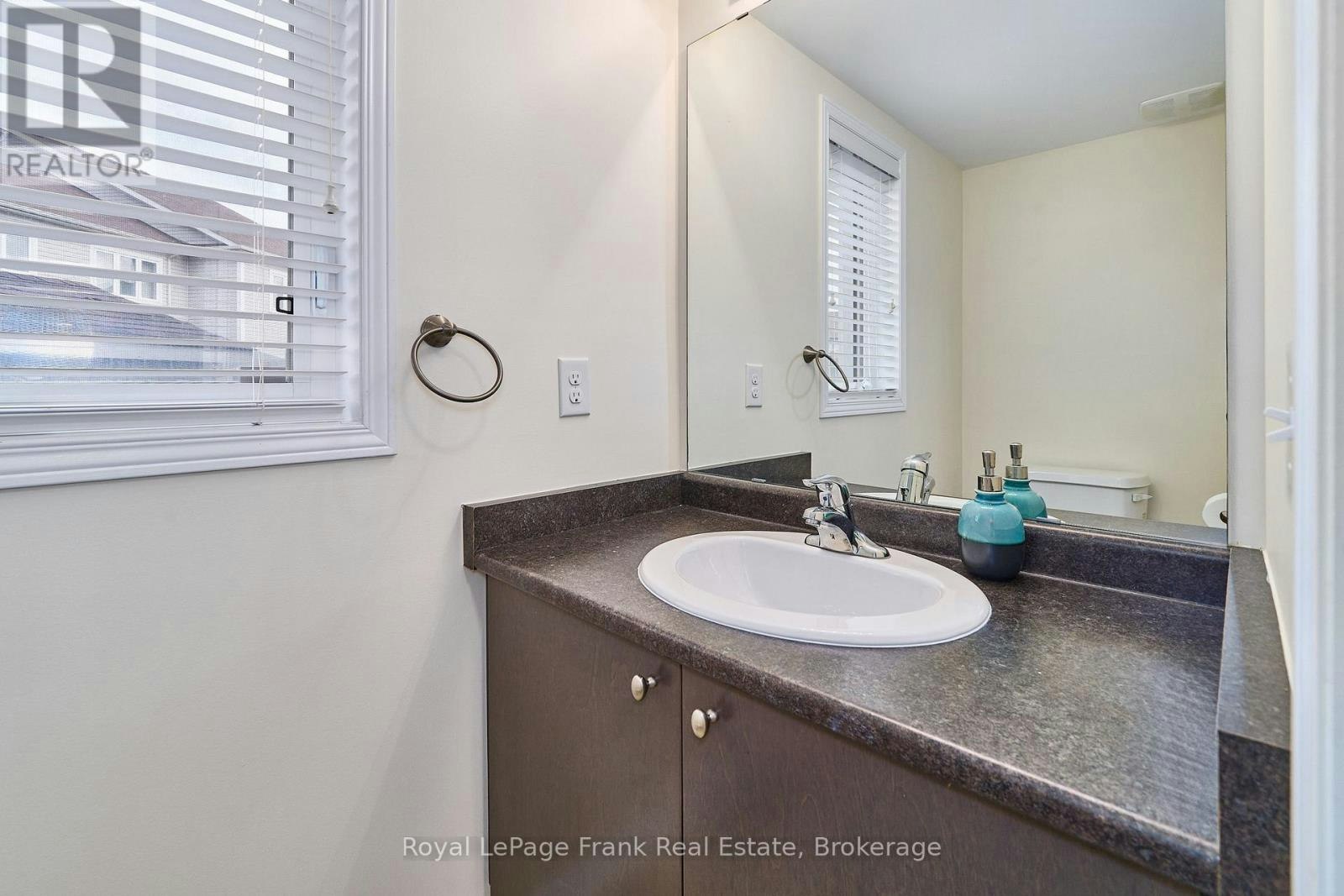 23 Southshore Street, Whitby, ON, L1N 0H5 - 8