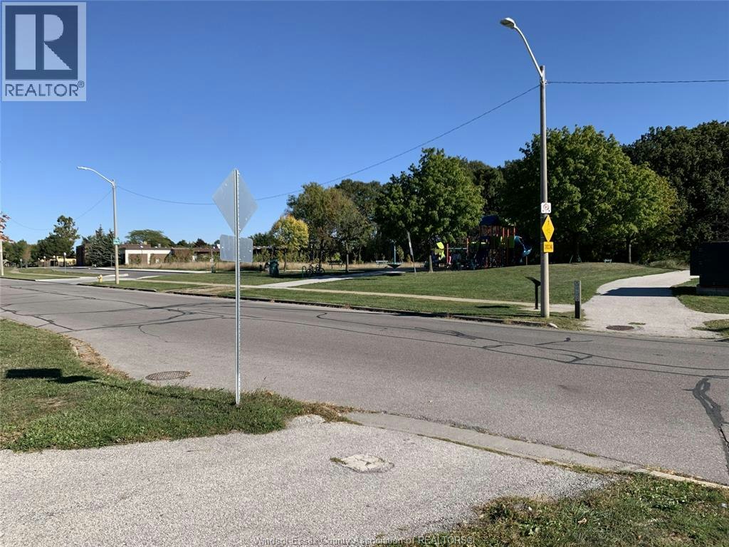 3-9394 Esplanade Drive, Windsor, ON, N8R 2A3 - 19