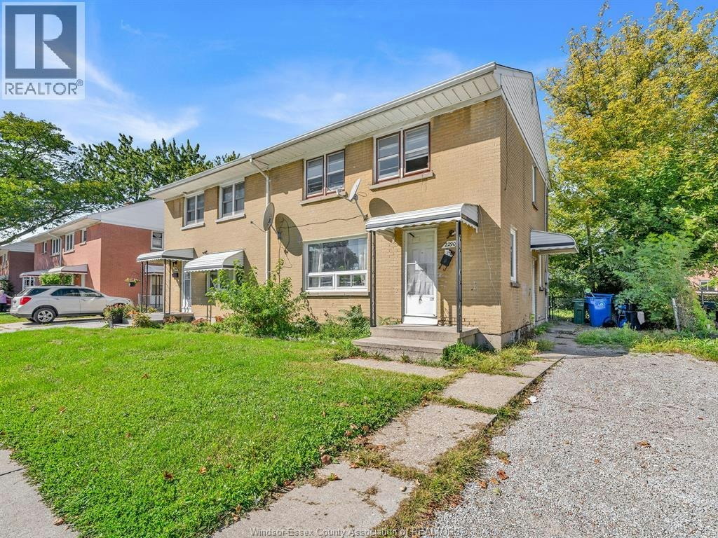 2290 Tecumseh Road West, Windsor, ON, N9B 1W1