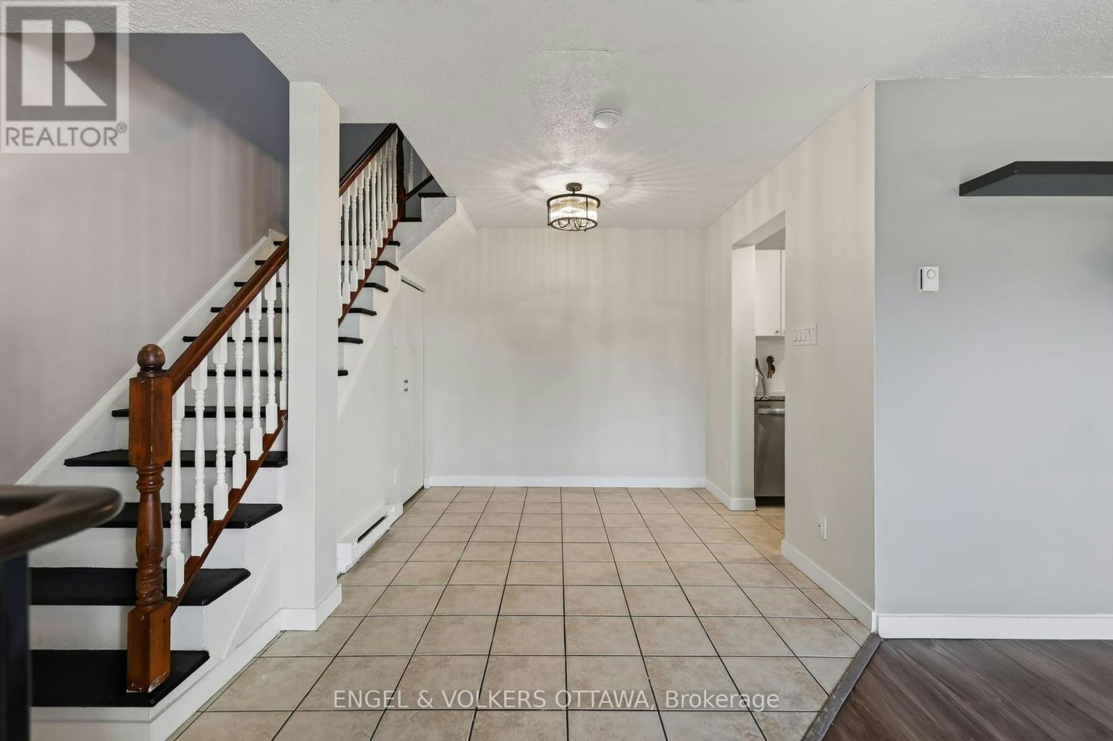 B-29 Woodvale Green Drive, Ottawa, ON, K2G 4H3 - 14