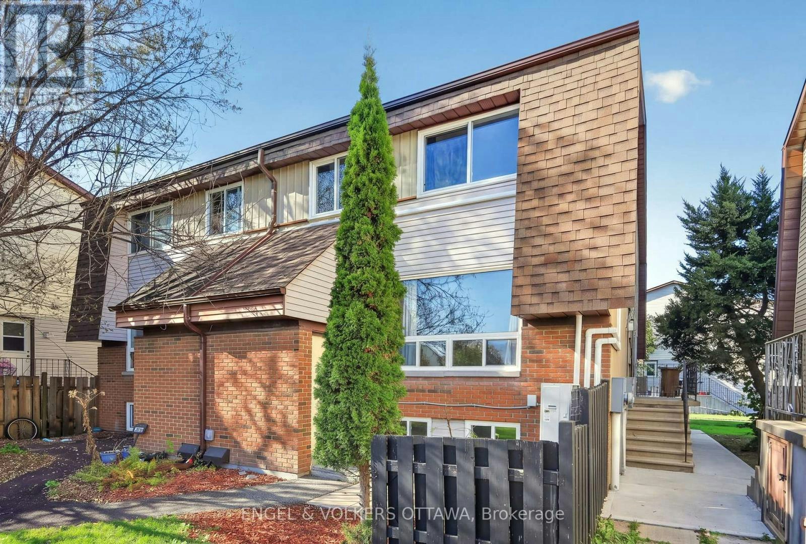 B-29 Woodvale Green Drive, Ottawa, ON, K2G 4H3 2