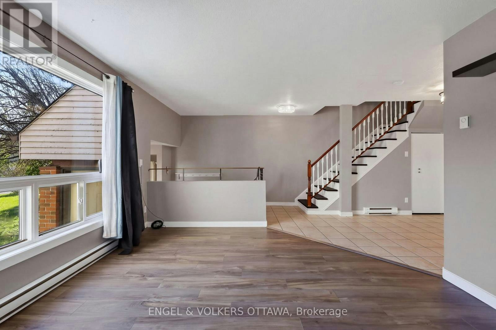 B-29 Woodvale Green Drive, Ottawa, ON, K2G 4H3 - 11
