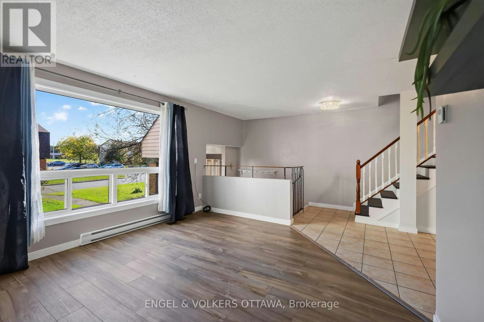 B-29 Woodvale Green Drive, Ottawa, ON, K2G 4H3 - 12